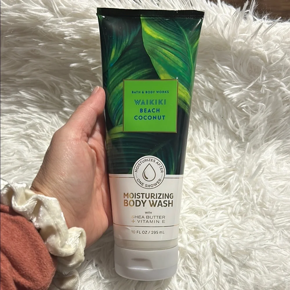 Bath & Body Works Waikiki Beach Coconut Moisturizing Body Wash NEW